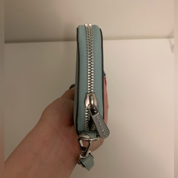 MICHAEL MICHAEL KORS Leather Smartphone Wallet Wristlet -Mint Green-NWT - Picture 7 of 13